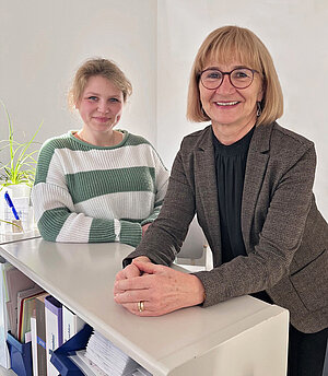 Monika Gal (rechts) blickt ihrem neuen Lebensabschnitt erwartungsvoll entgegen, und auch Christine Ochmat übernimmt mit Motivation ihre neue Aufgabe. Monika Gal (rechts) blickt ihrem neuen Lebensabschnitt erwartungsvoll entgegen, und auch Christine Ochmat übernimmt mit Motivation ihre neue Aufgabe.